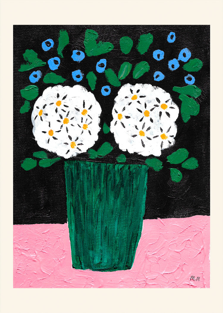 Madelen - Bouquet in green vase